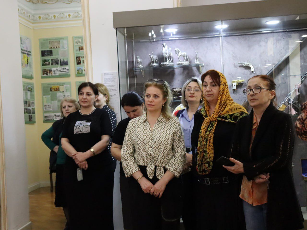 В Махачкале проходит выставка «Раритеты из фондового собрания Музея современной истории России».
