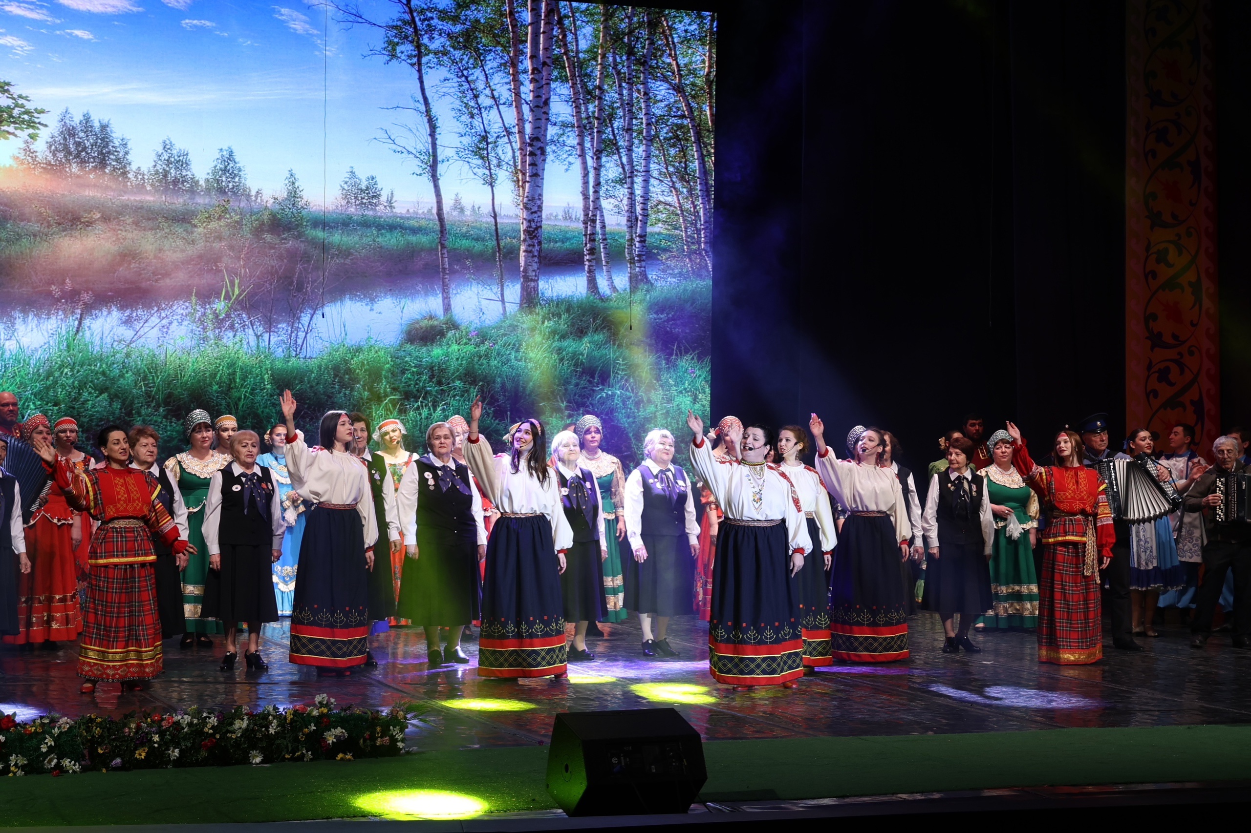 Праздник "Я люблю тебя, Россия!" прошел в Русском театре имени М. Горького