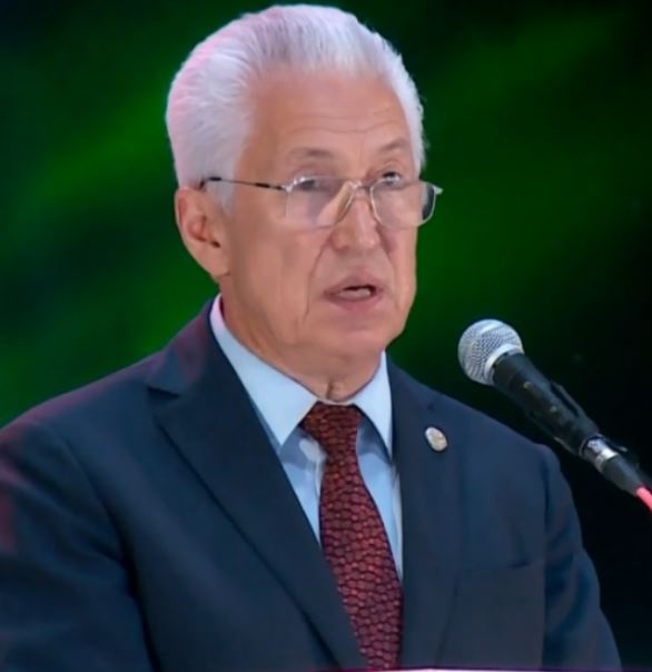 Владимир Васильев выступил с поздравительной речью на праздновании Дня единства народов Дагестана
