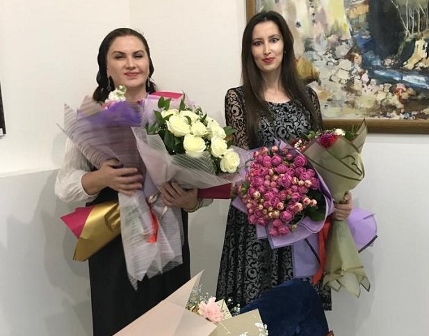 В Национальной библиотеке Дагестана открылась совместная выставка ингушской и дагестанской художниц