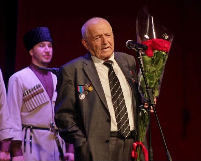 В Аварском театре прошел юбилейный вечер Мутая Хадулаева