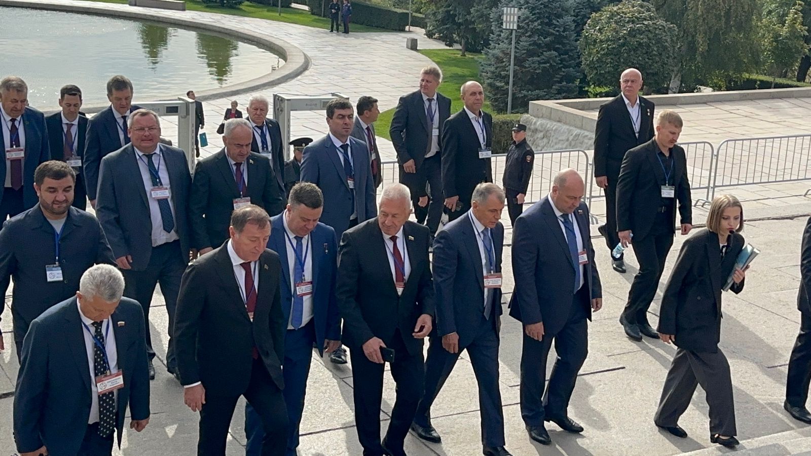 Участники межпарламентского форума совершили экскурсию по Мамаеву кургану