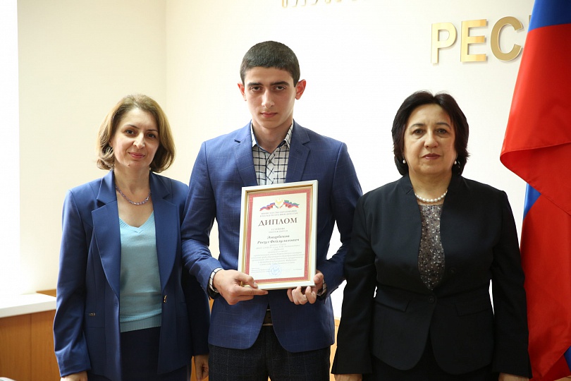 Школьник из Дагестана стал победителем всероссийского конкурса сочинений