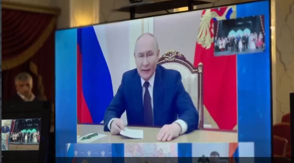 Владимир Путин по видеосвязи открыл Азербайджанский театр в Дербенте