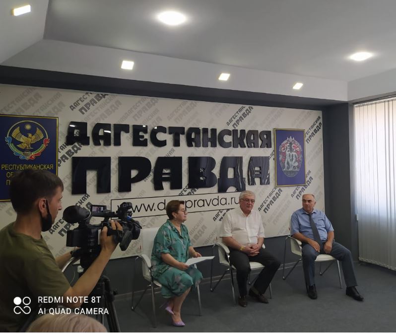 Сегодня в конференц-зале "Дагестанской правды" состоялась пресс-конференция лауреата Государственной премии Правительства России Садуллы Абакарова