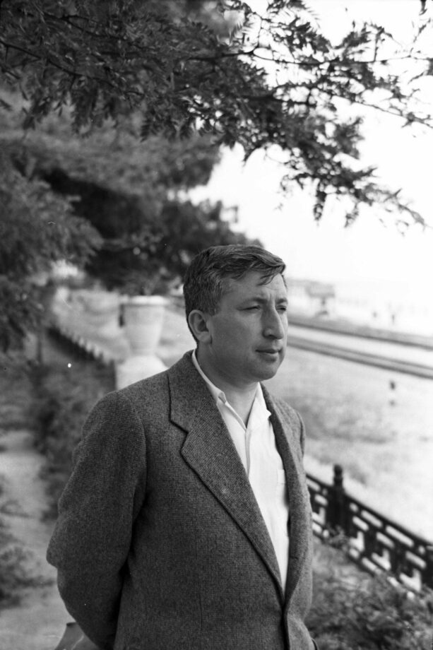 Конкурс для художников и переводчиков объявлен в честь 100-летия Расула Гамзатова