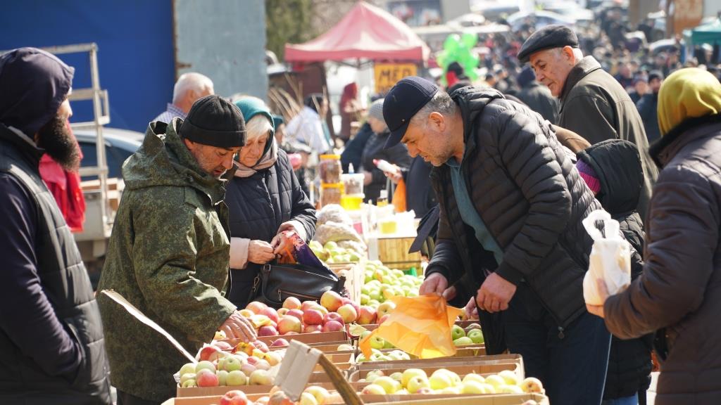 В Махачкале прошла первая республиканская сельхозярмарка в 2023 году