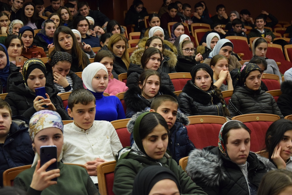 Студенты встретились с дагестанками, пережившими блокаду Ленинграда