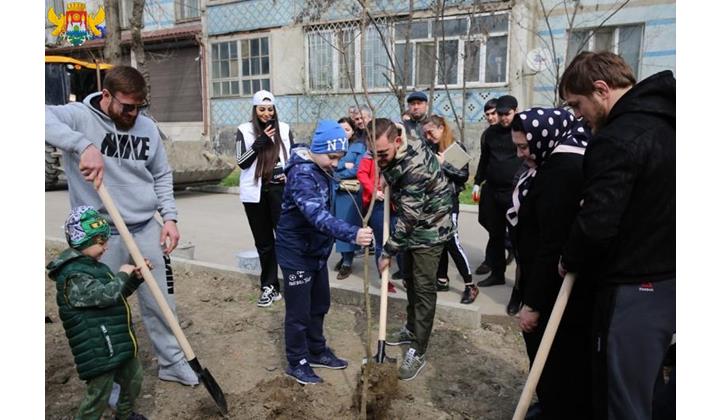 Ленинский район Махачкалы подхватил эстафету акции «Зеленые километры»