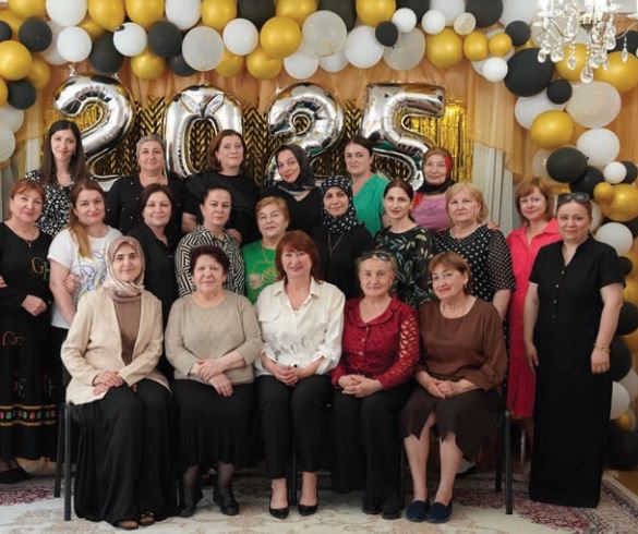 Раскрывая крылья для полёта …