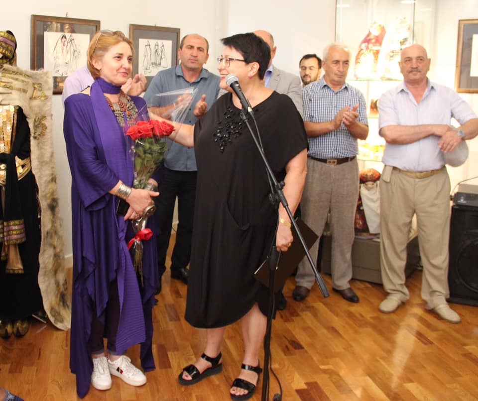 В Культурно-выставочном центре Национального музея Дагестана им. А. Тахо-Годи прошло открытие выставки коллекции "Остров женщин" художника - модельера Веры Агошкиной