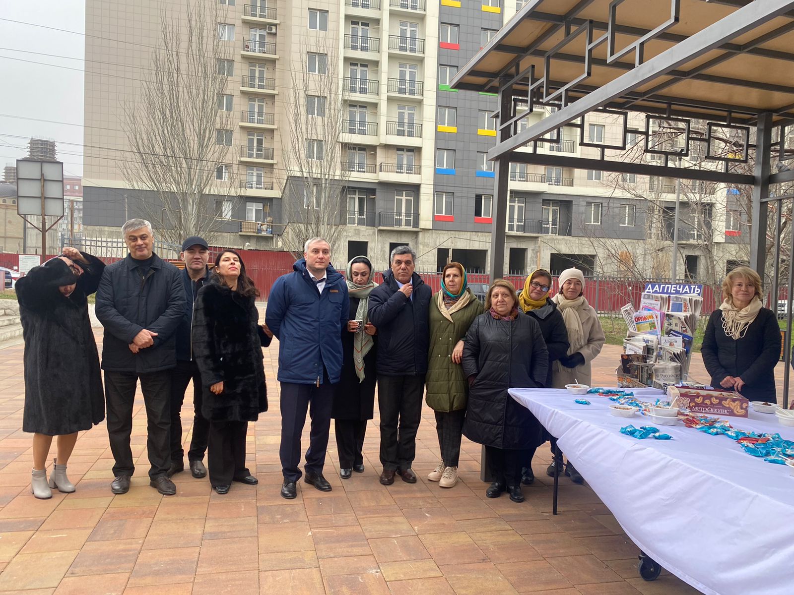 В Махачкале в сквере героев-журналистов прошла благотворительная акция ко Дню печати
