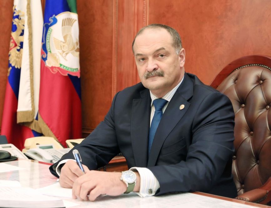 Врио Главы Дагестана Сергей Меликов поздравил иудейскую общину республики с праздником Ханука.