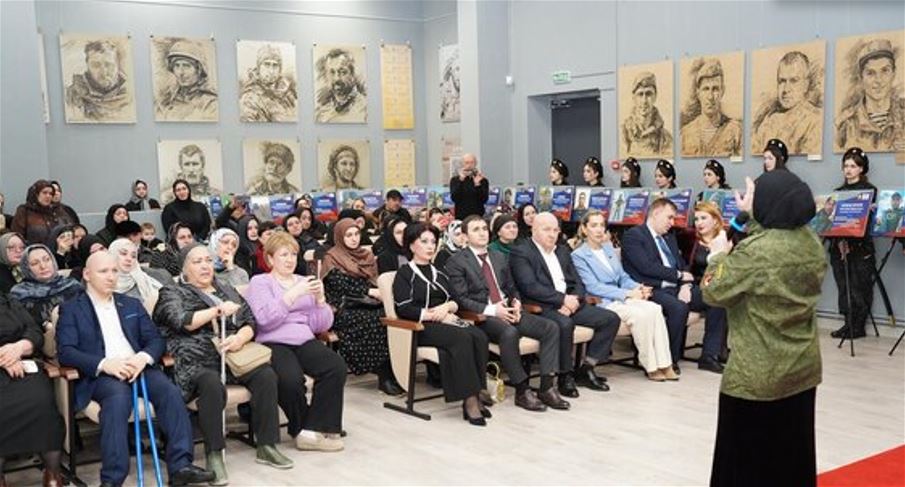 Фотовыставка «Герои без вести не пропадают» открылась в Музее боевой славы Махачкалы
