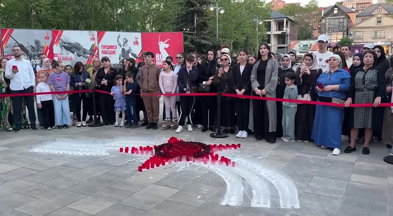 В парке Ленинского комсомола г. Махачкалы прошла Всероссийская акция «Лучи Победы».