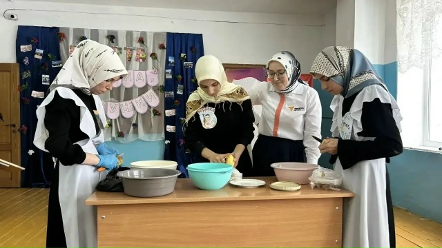 В Казбековском районе прошёл конкурс «А ну-ка, девушки!»