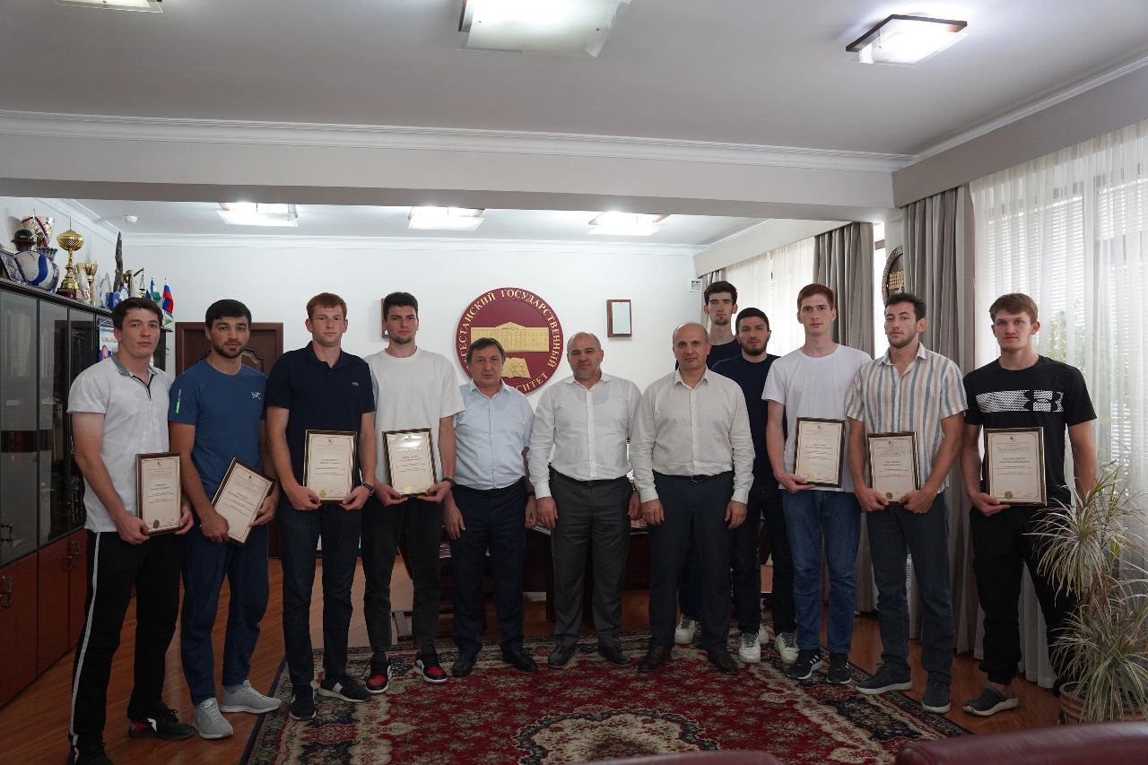 Дагестанская команда победила в летней Универсиаде по волейболу
