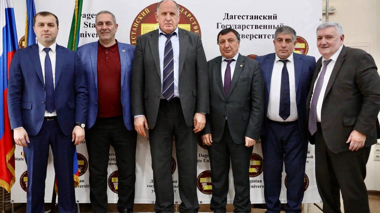 Абдулмуслим Абдулмуслимов встретился с ректорами вузов Дагестана