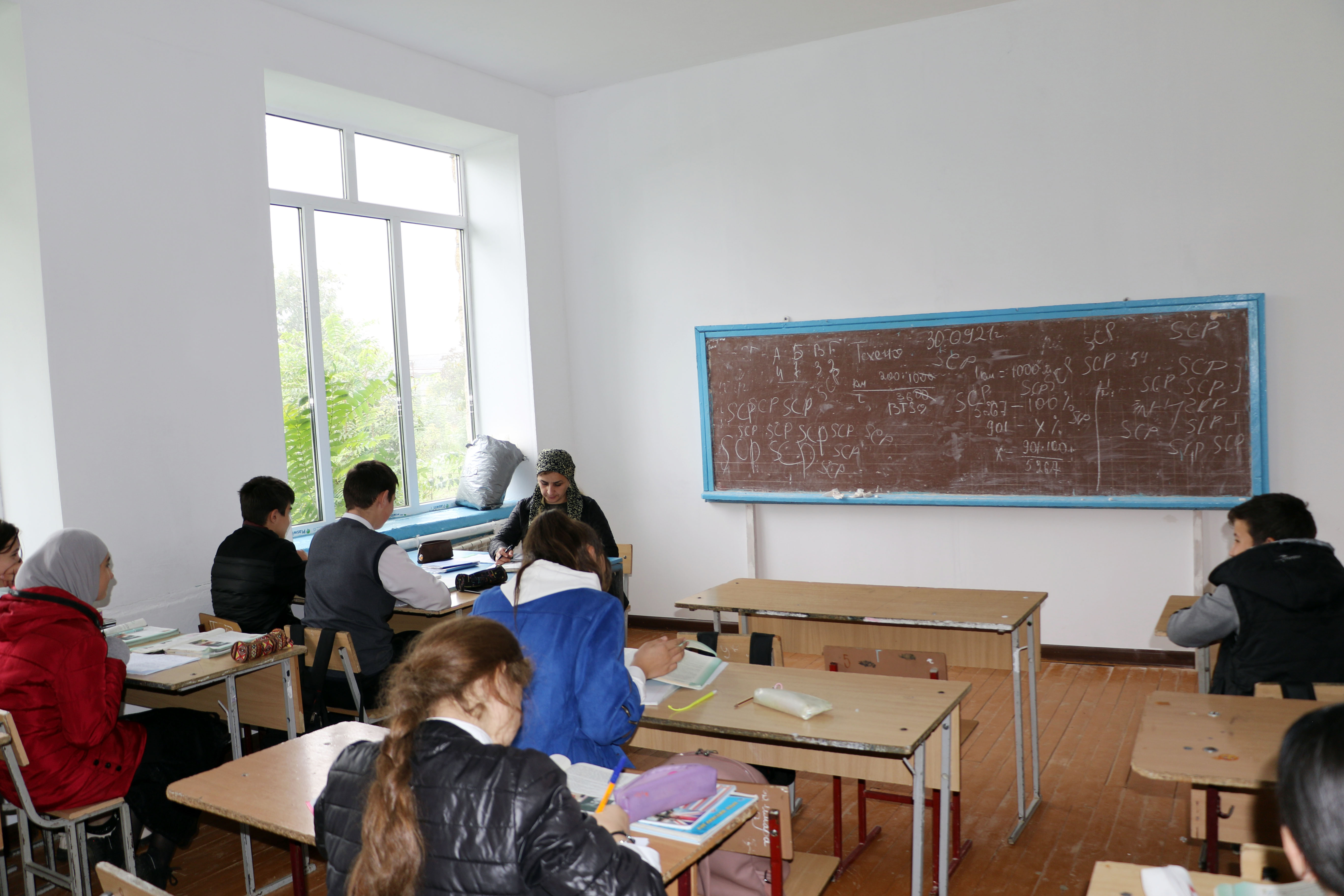 В рамках реализации проекта «100 школ» в трех школах Кайтагского района завершается капитальный ремонт