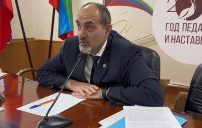 Руководитель Минобрнауки РД Яхья Бучаев 9 декабря провел прямую линию