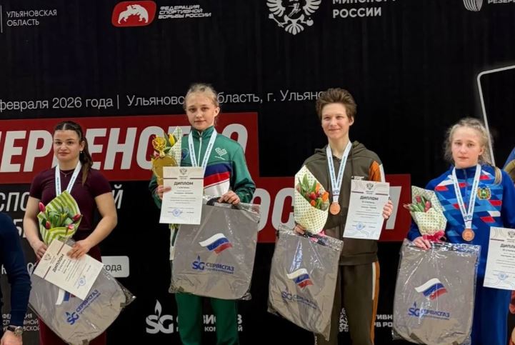 Золотую медаль на Первенстве России по женской борьбе завоевала дагестанка Екатерина Чиканова