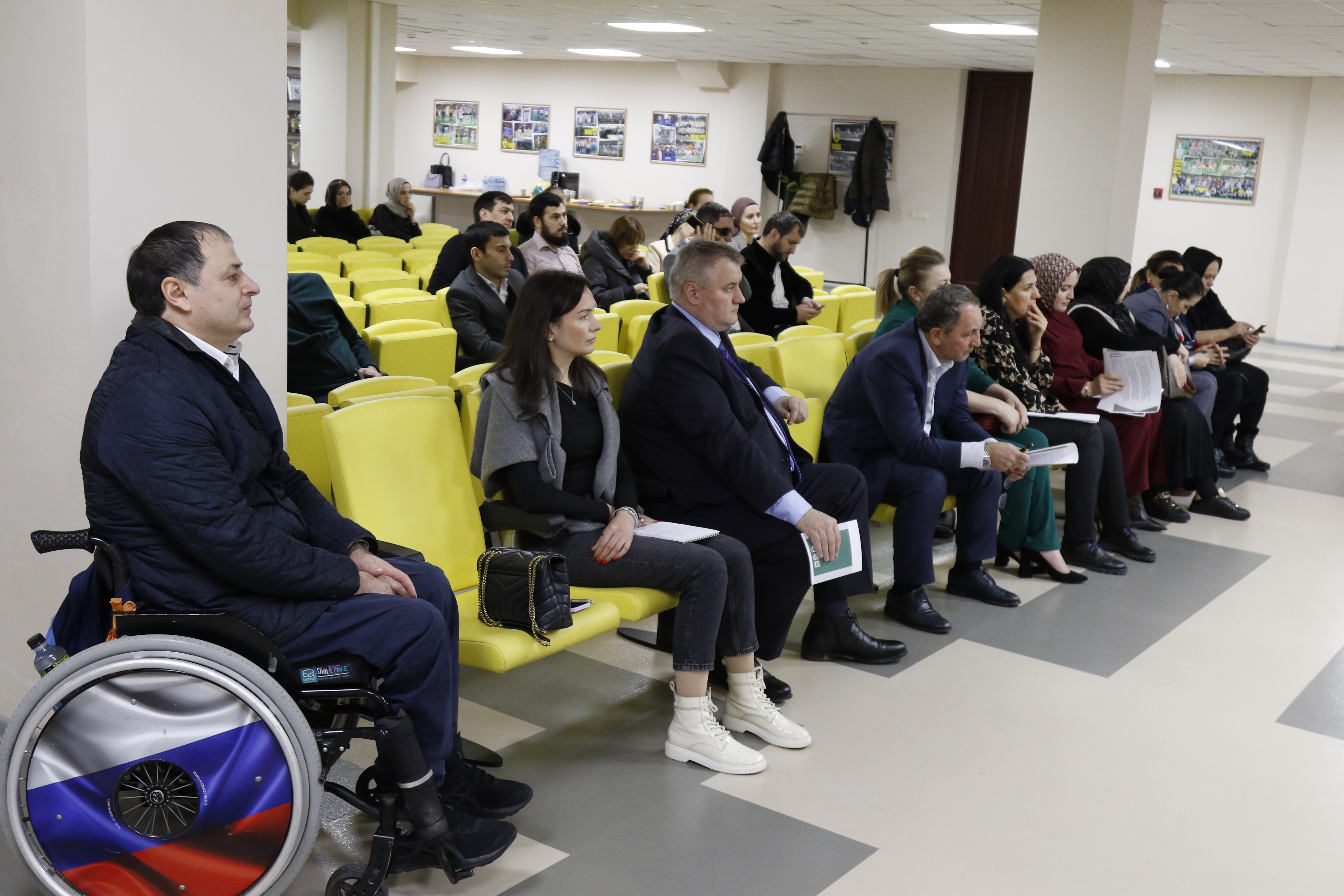 В Минтруда Дагестана обсудили вопросы внедрения новых технологий в реабилитацию граждан с ОВЗ