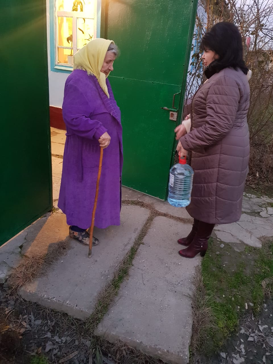 Учреждения Минтруда Дагестана обеспечили водой малообеспеченные семьи Кизляра
