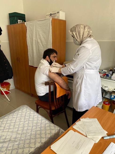 В Акушинском районе началась вакцинация полицейских от коронавируса