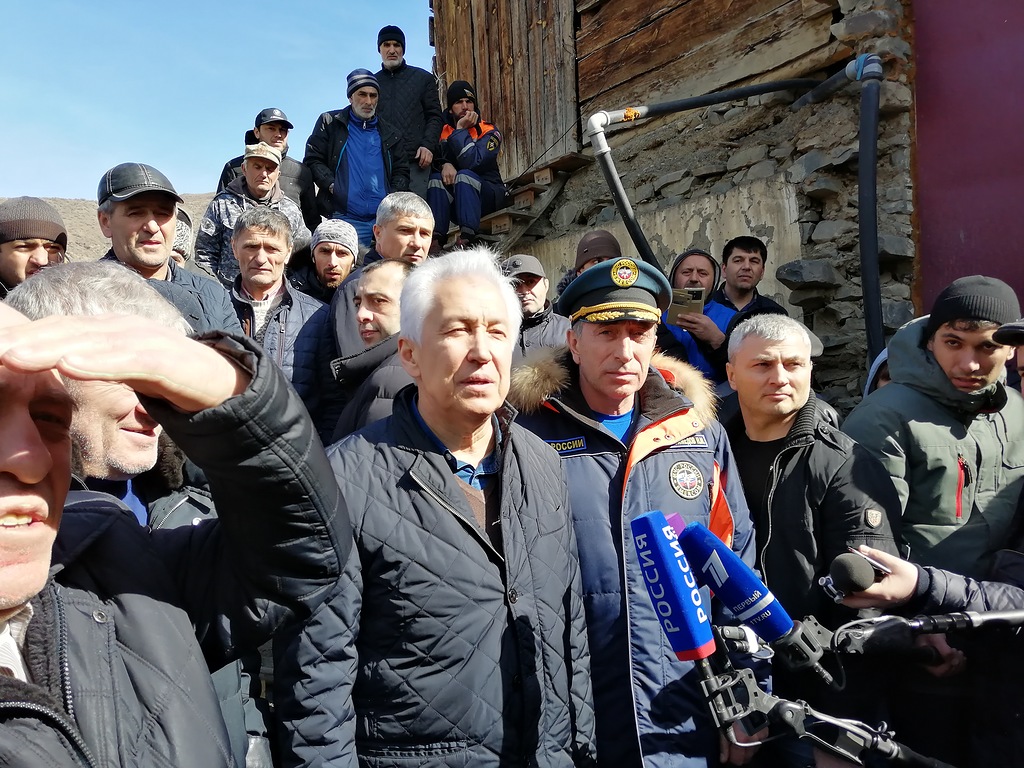 Погорельцы Ахвахского и Цунтинского районов получили денежные компенсации