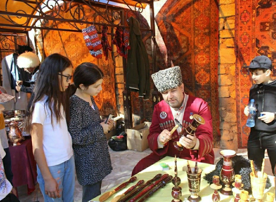 Мастер-классы по художественным промыслам открыли в Дербенте