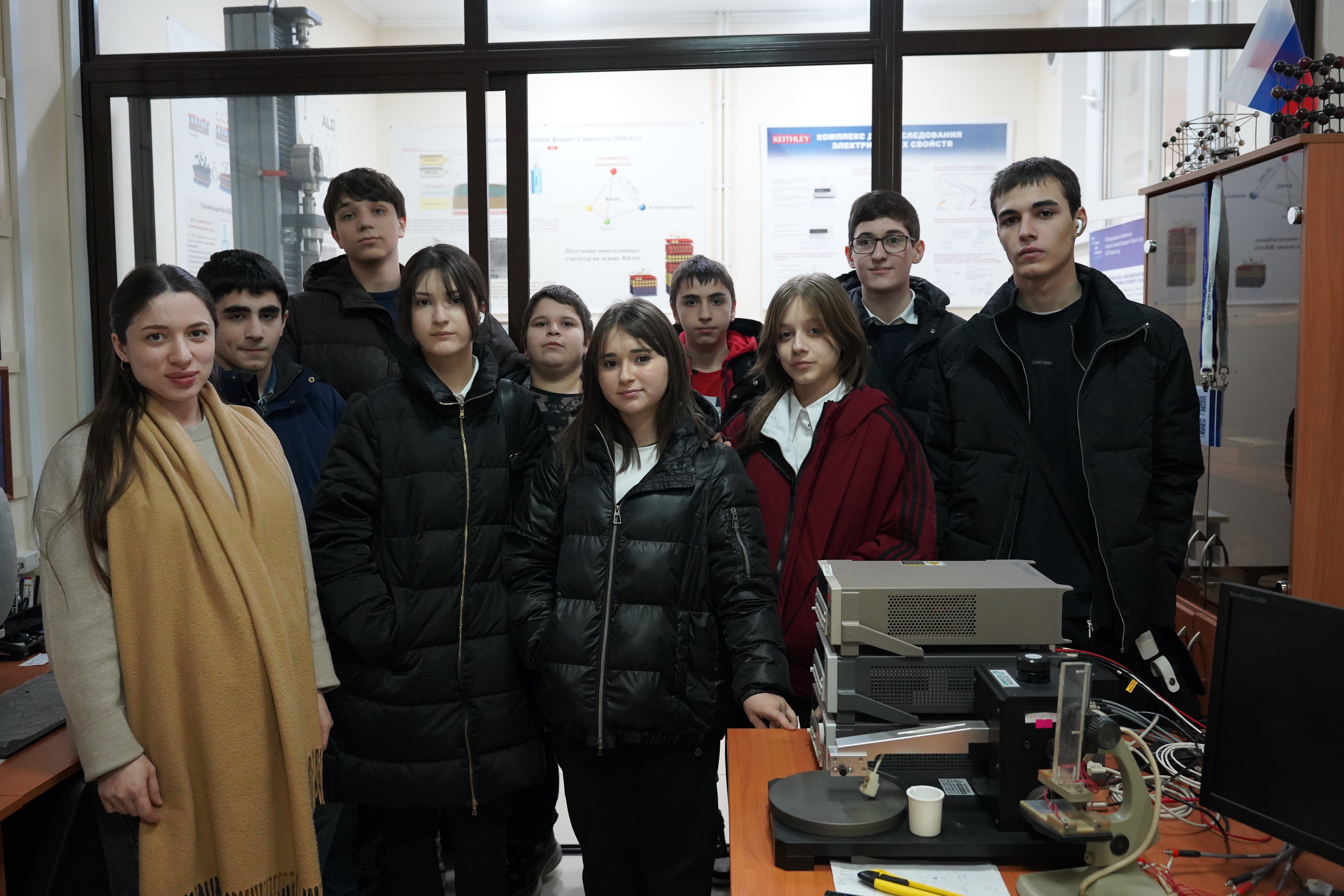 Школьники ДГУ познакомились с миром передовых технологий