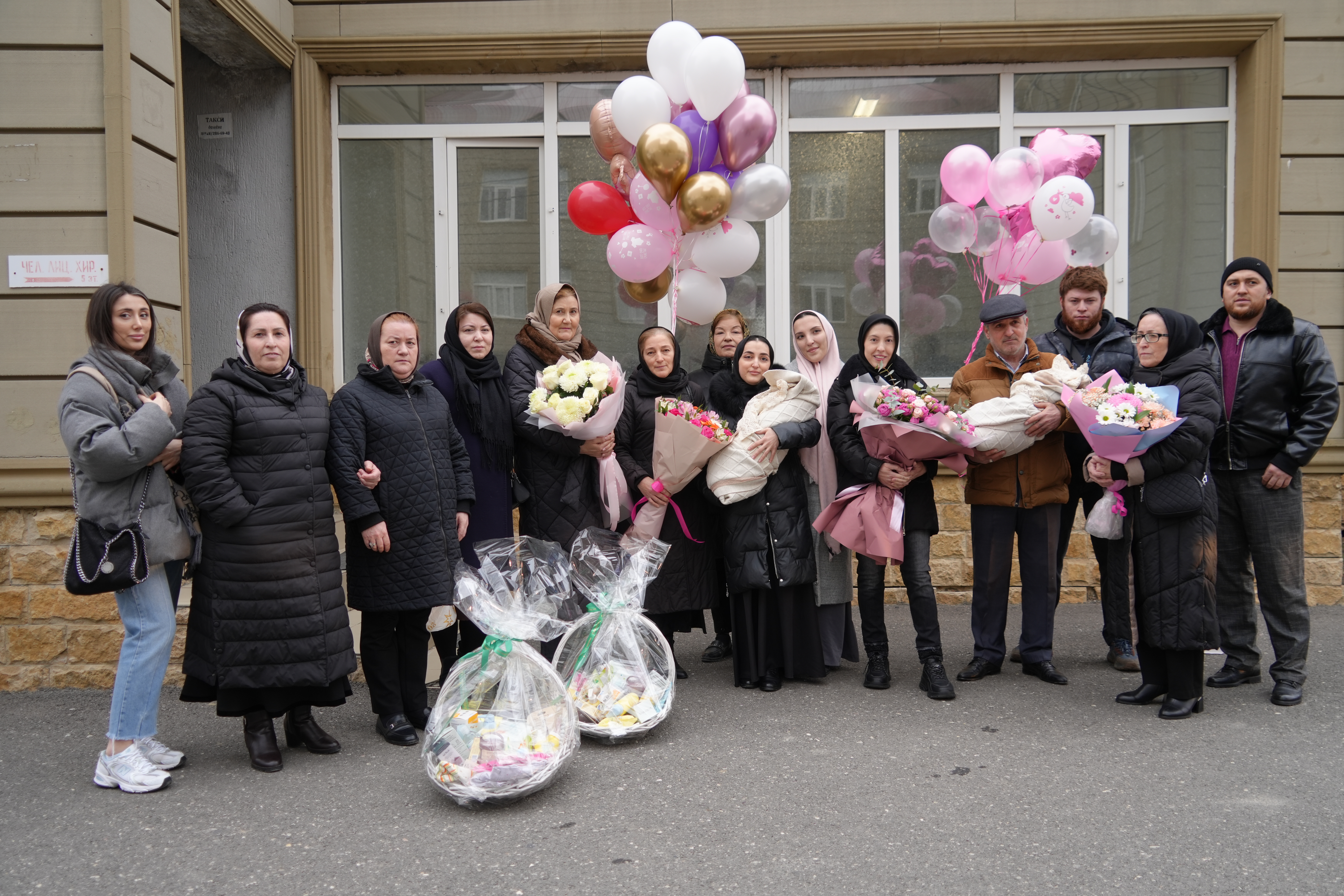Магомед Магомедов поздравил семью погибшего героя СВО с рождением двойни