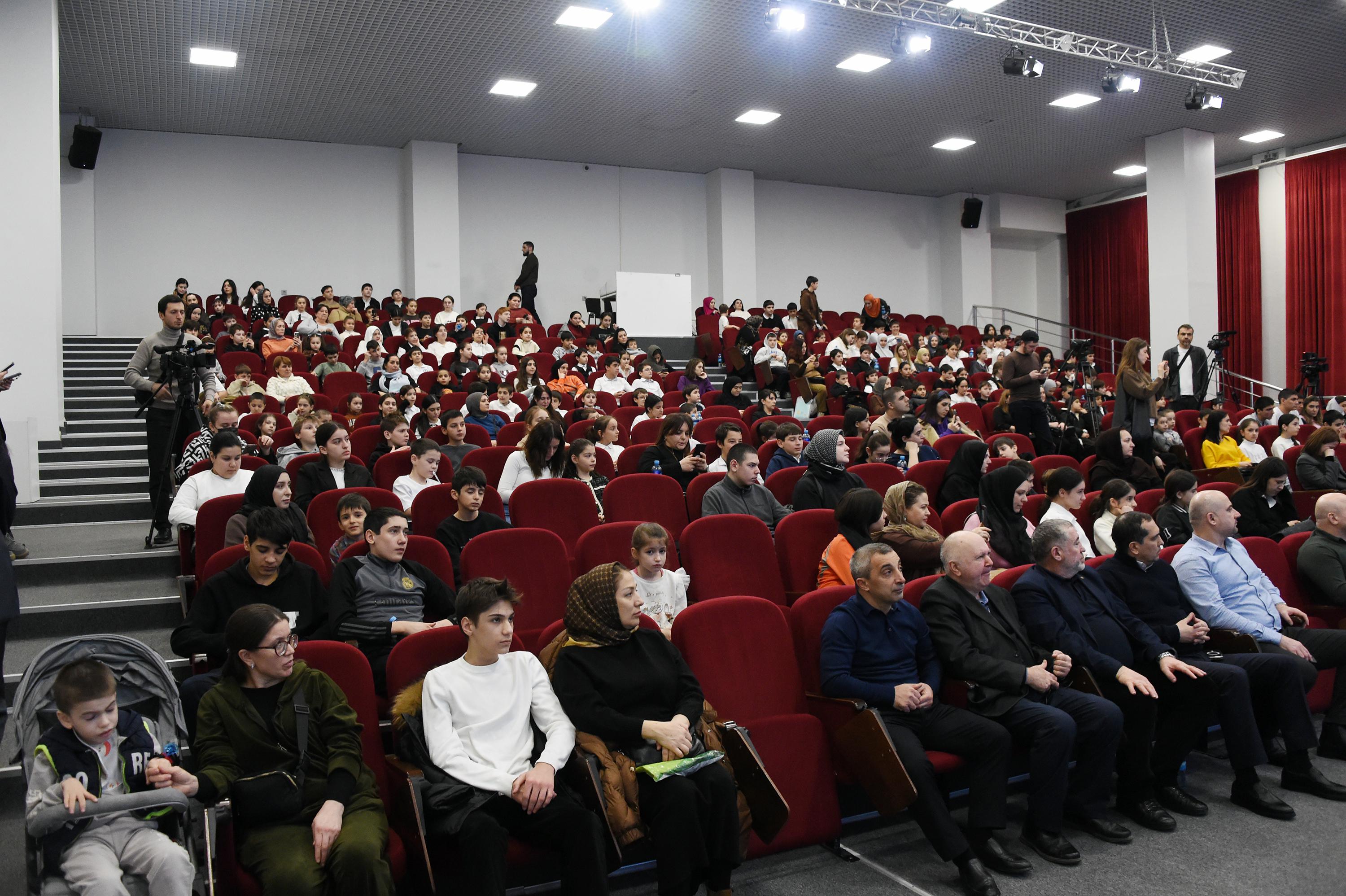 Депутаты Народного Собрания организовали праздник для семей участников СВО