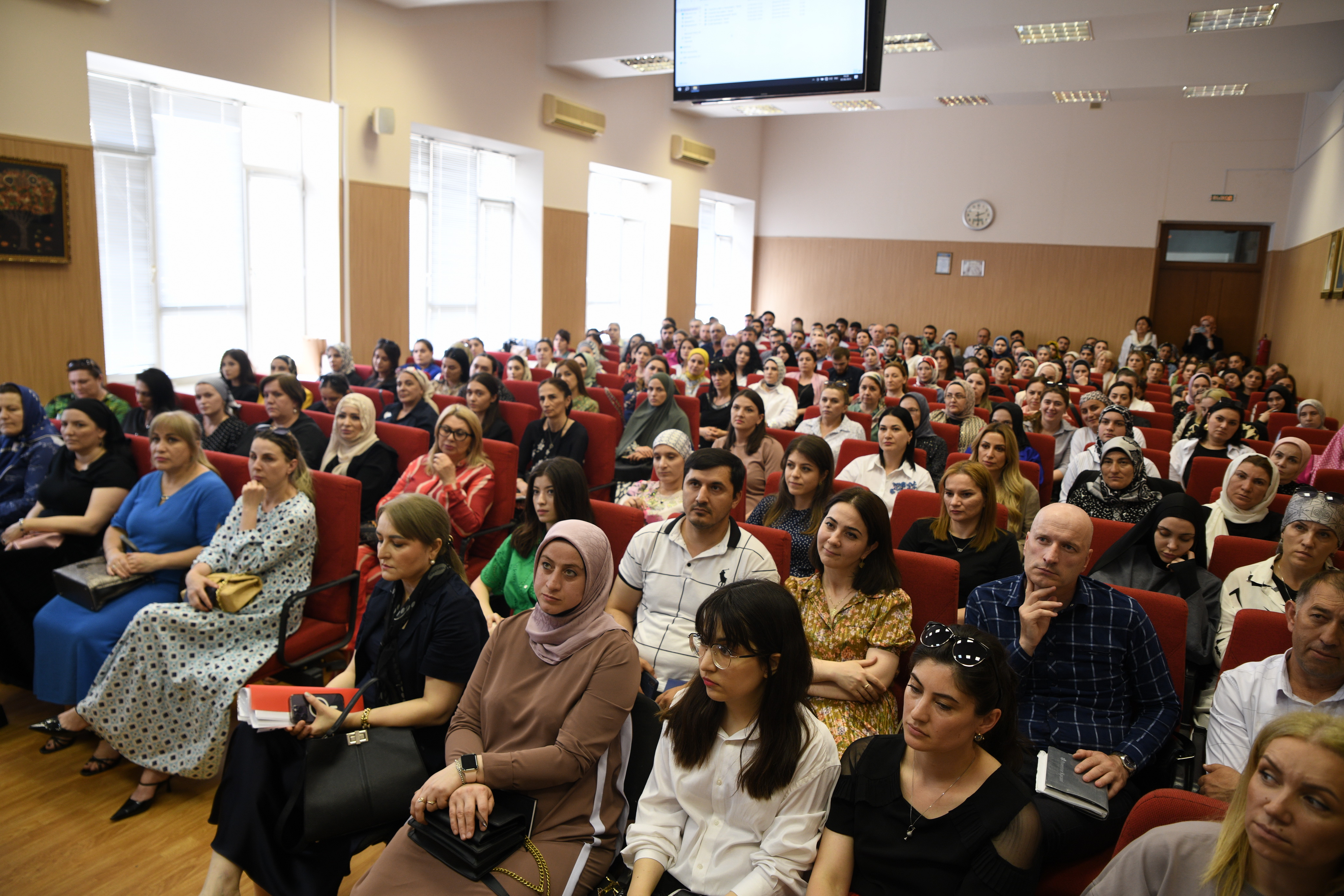 В обучающем семинаре Минтруда Дагестана «Эффективная пресс-служба» приняли участие представители 183 подведомственных учреждений