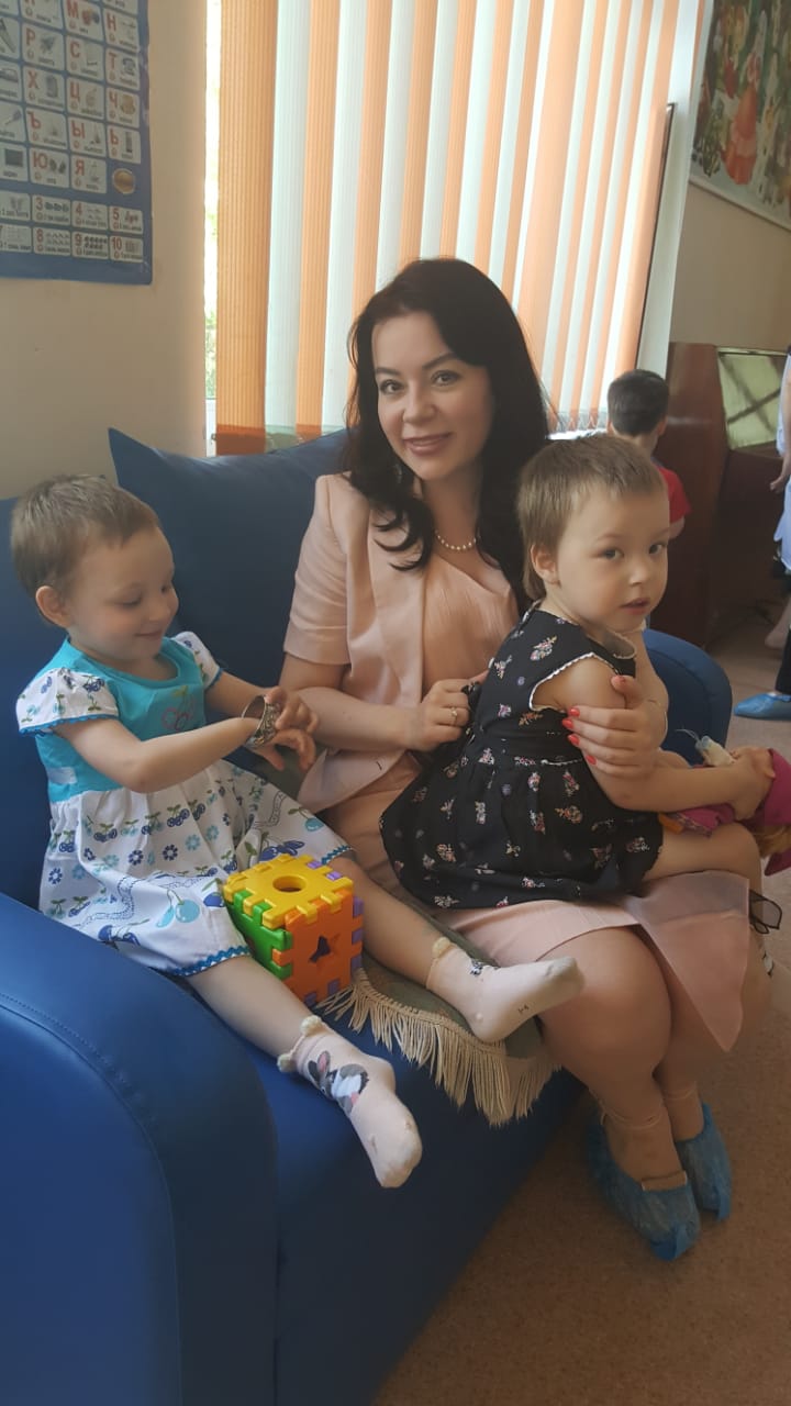 М.Ю. Ежова, Уполномоченная при Главе Республики Дагестан по защите семьи, материнства и прав ребенка, комментирует суть поправок в Конституцию относительно обязанности государства по защите и воспитанию детей и поддержке традиционных семейных ценностей