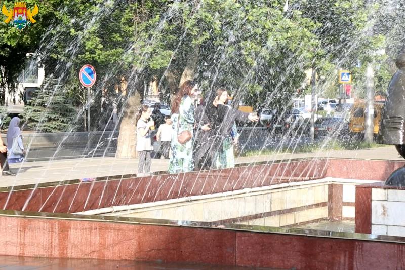 В Махачкале после 15-летнего перерыва заработал один из старых городских фонтанов