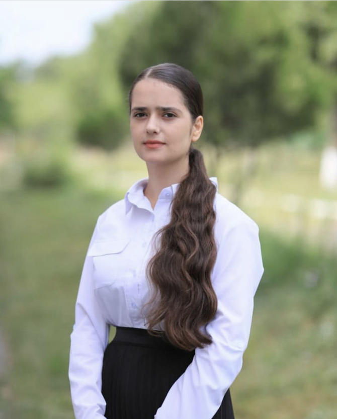 100-балльница из Новолакского района Фатима Галипова поделилась эмоциями после встречи с главой республики