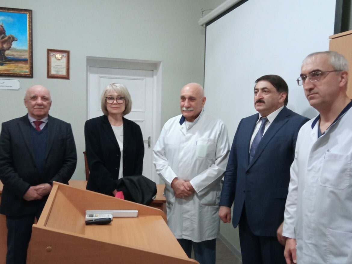 Джамаладин Гасанов инициировал запрос о необходимости расширения Республиканского кардиоцентра