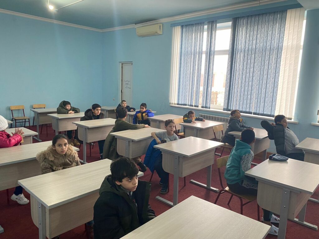 Классы по изучению русского языка открыли в Дагестане для палестинских детей