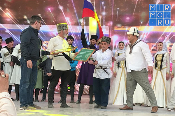 Ансамбль «Авадан» взял гран-при на всемирном конкурсе в Саудовской Аравии