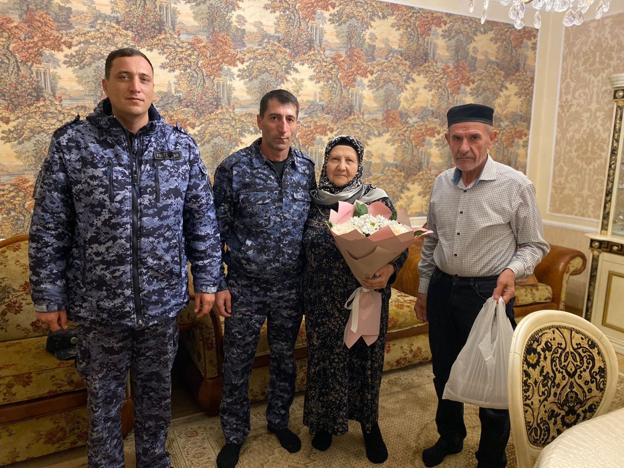 В Дагестане росгвардейцы провели мероприятия, приуроченные ко Дню матери