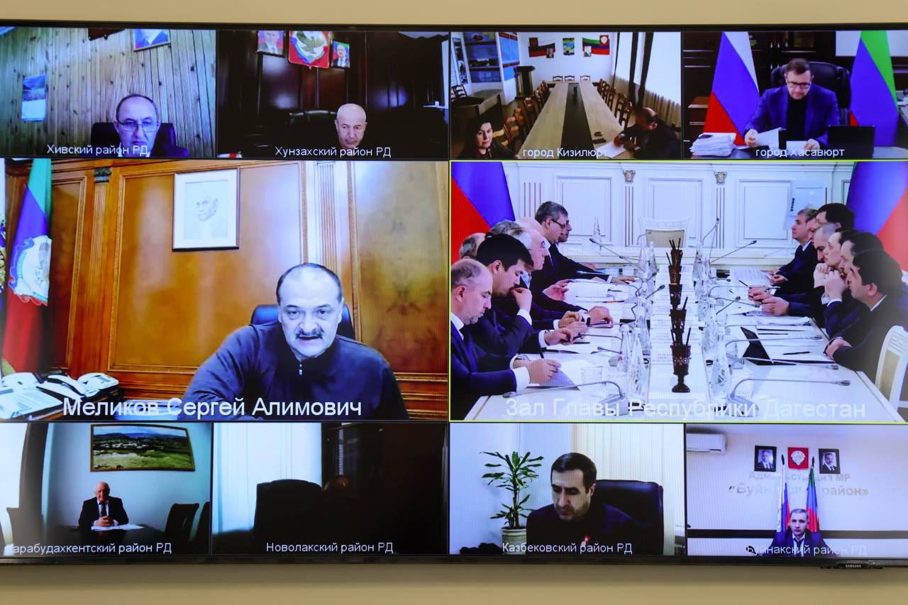 Сергей Меликов провел заседание координационного штаба, посвященное вопросам строительства в регионе
