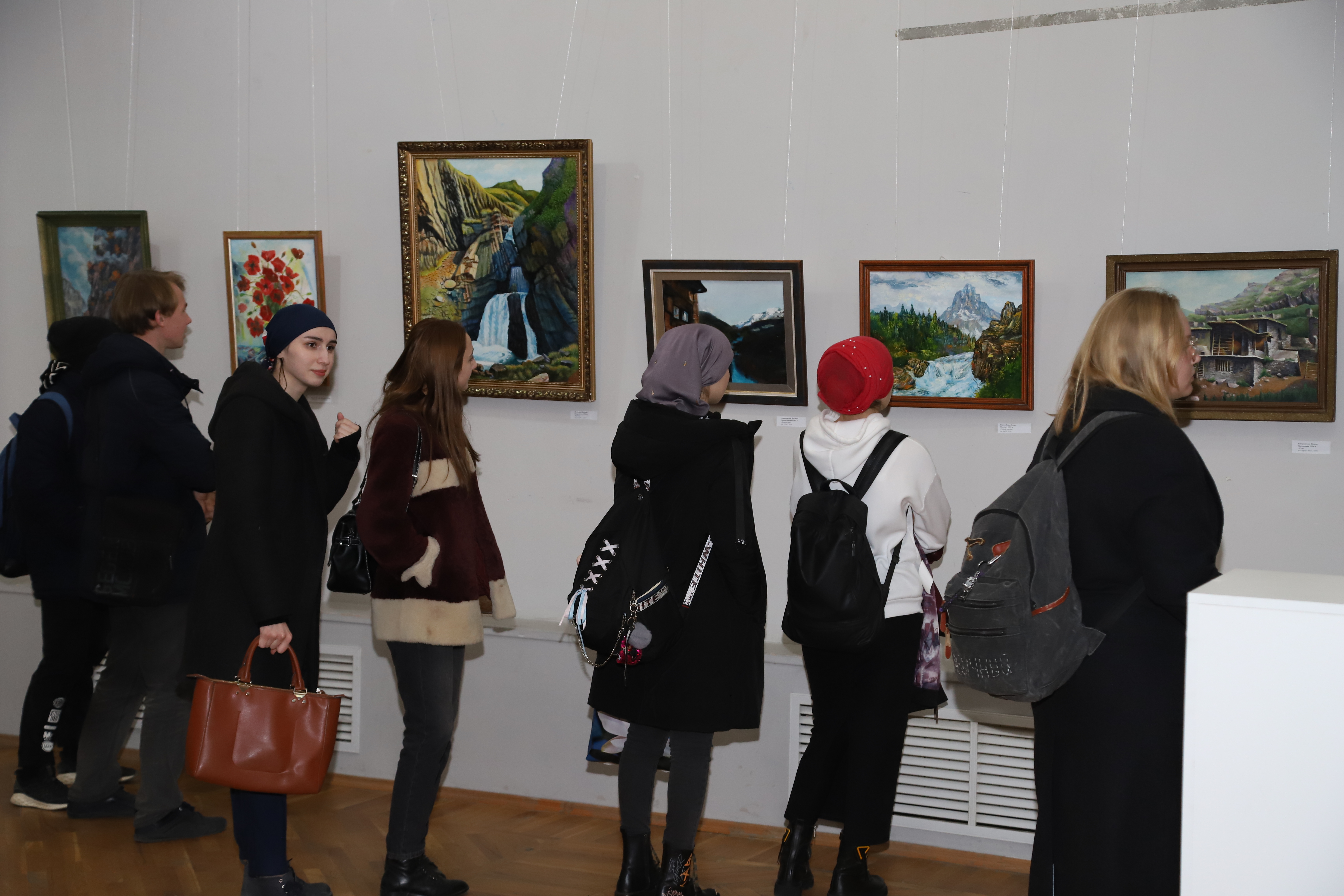 В Махачкале открылась выставка пленэрных работ "Лето-2019"