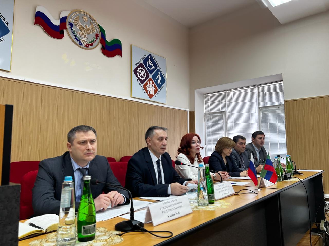 В Минтруда Дагестана прошло совещание по вопросам деятельности органов опеки