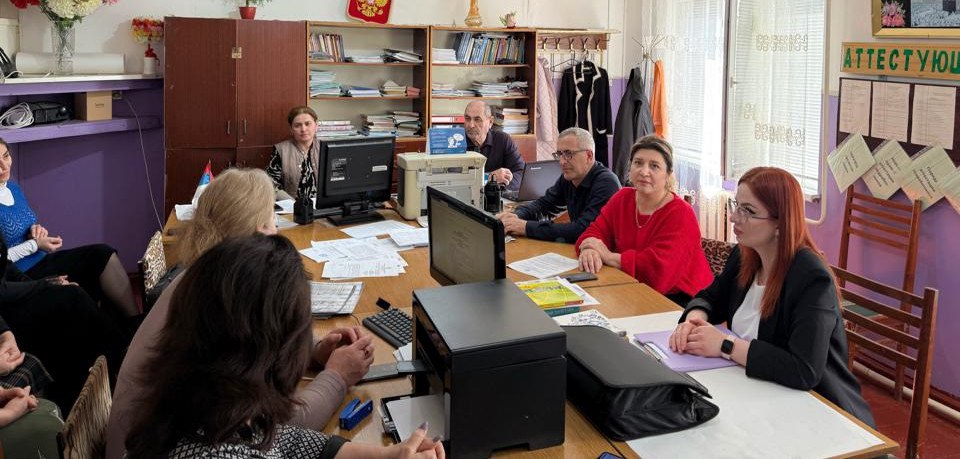 Сотрудники Управления социальной защиты населения Курахского района провели выездное мероприятие в селе Кумук