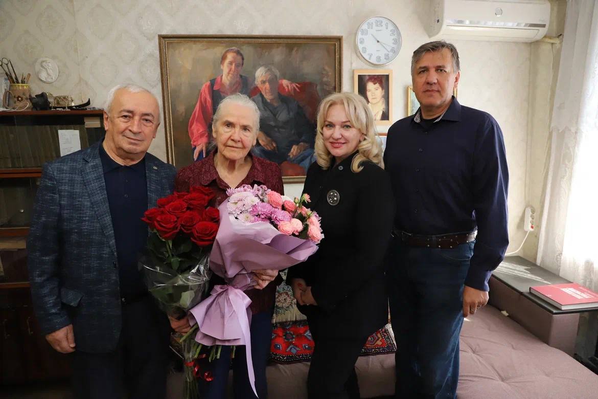 Народный художник Дагестана, заслуженный художник РФ, Галина Пшеницына отметила свой юбилей