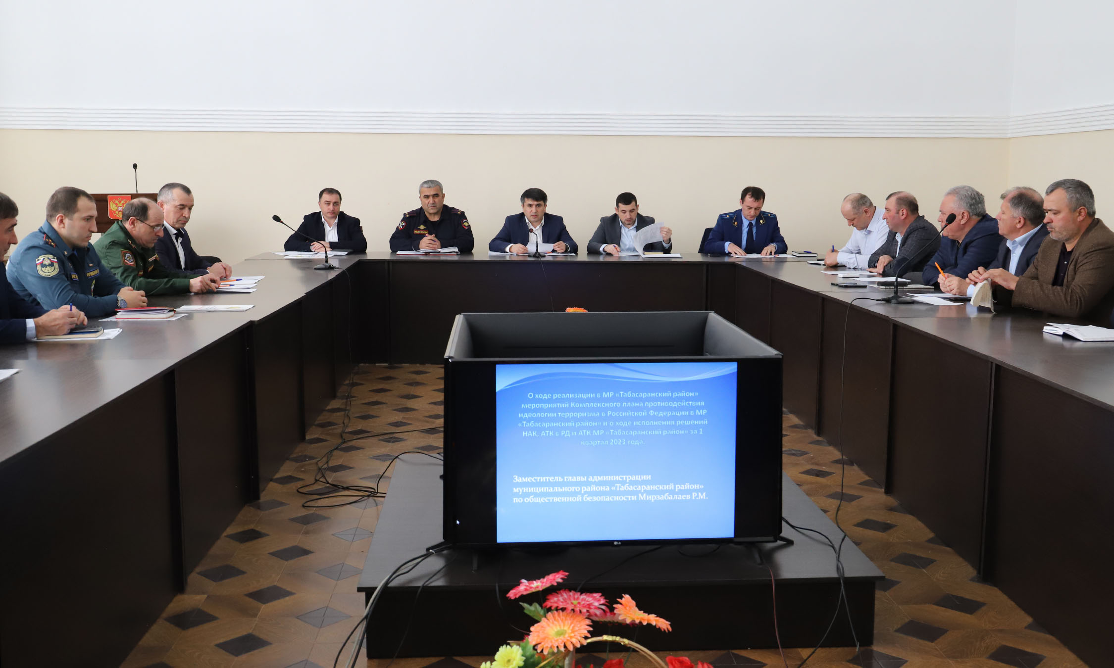 О преимуществах военной службы по контракту говорили на совещании у главы Табасаранского района