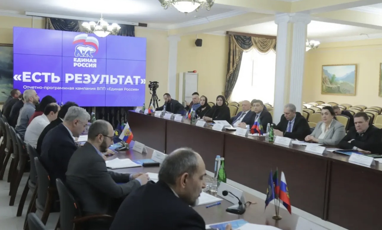Женское движение «Единой России» представило инициативы по поддержке семей участников СВО на круглом столе в Махачкале