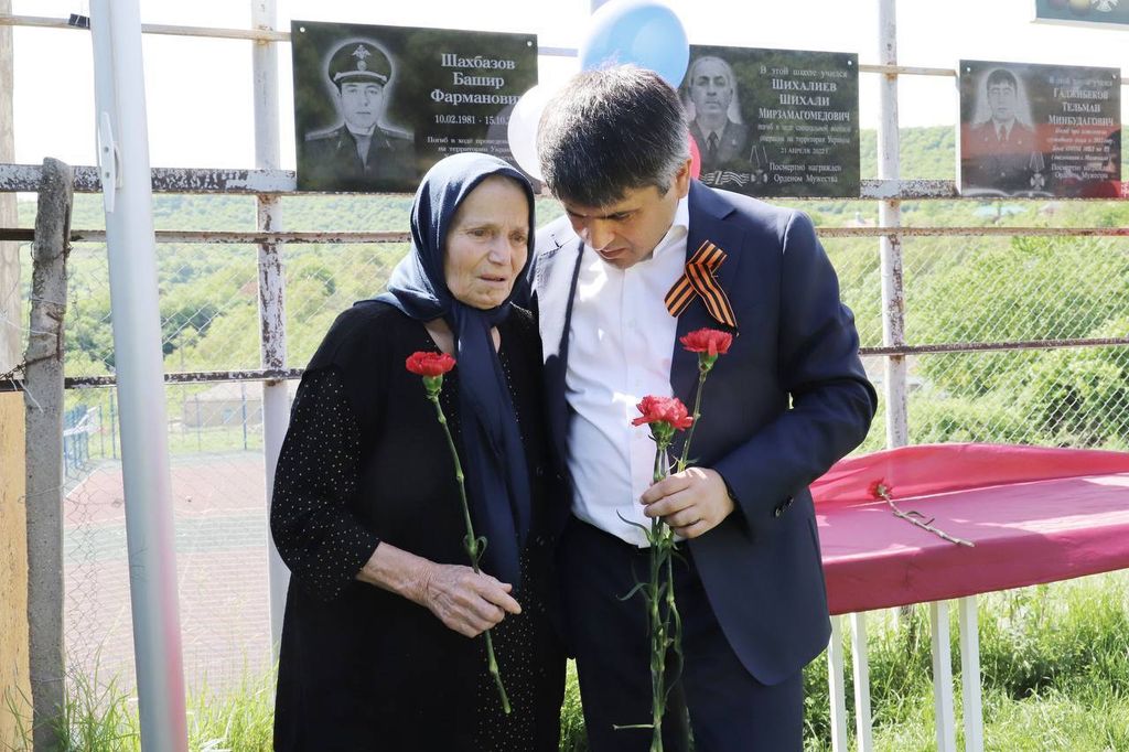 В Табасаранском районе открыли 7 мемориальных плит погибшим участникам СВО