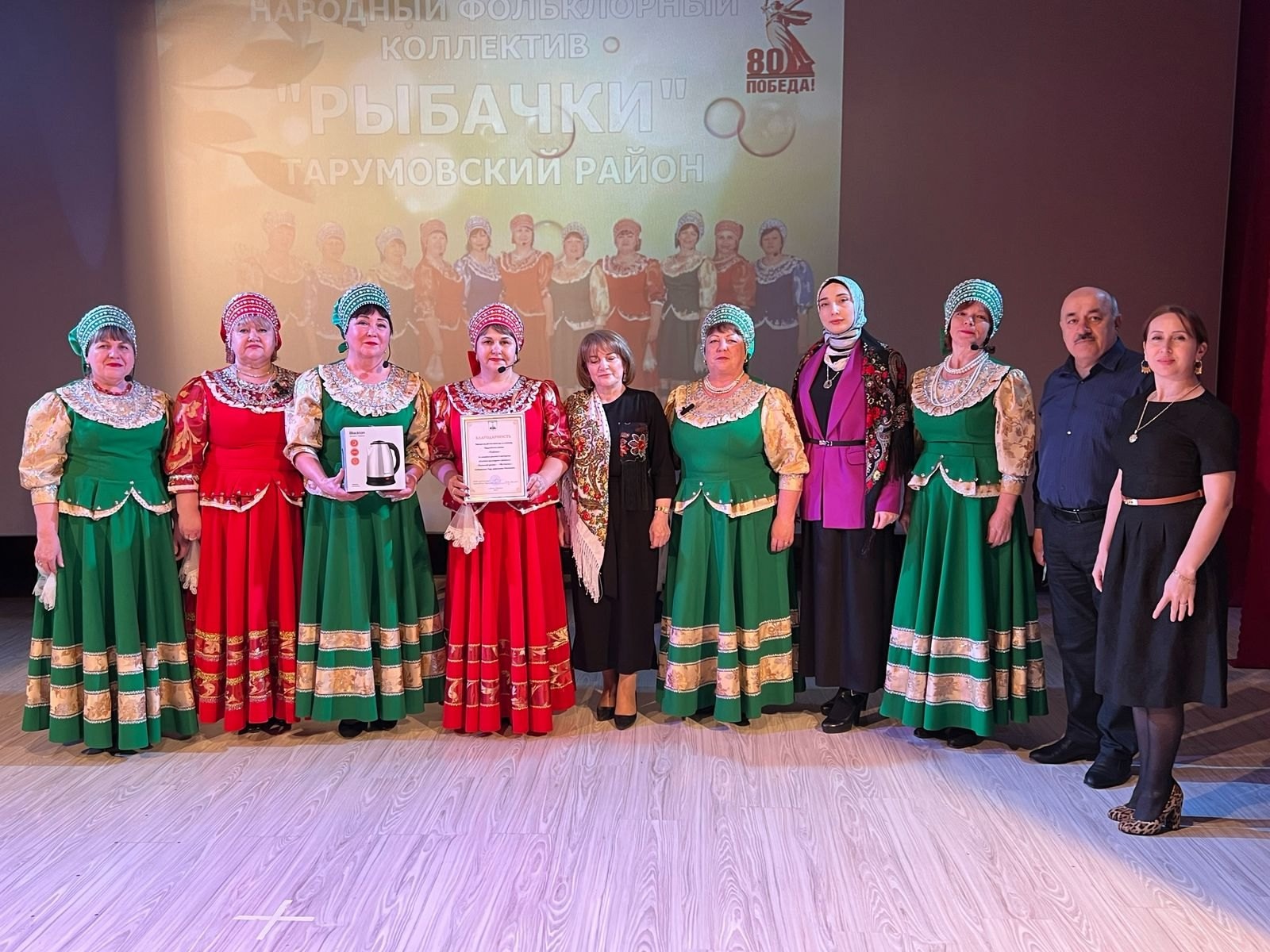 Республиканский ансамбль "Рыбачки" выступил в Южно-Сухокумске
